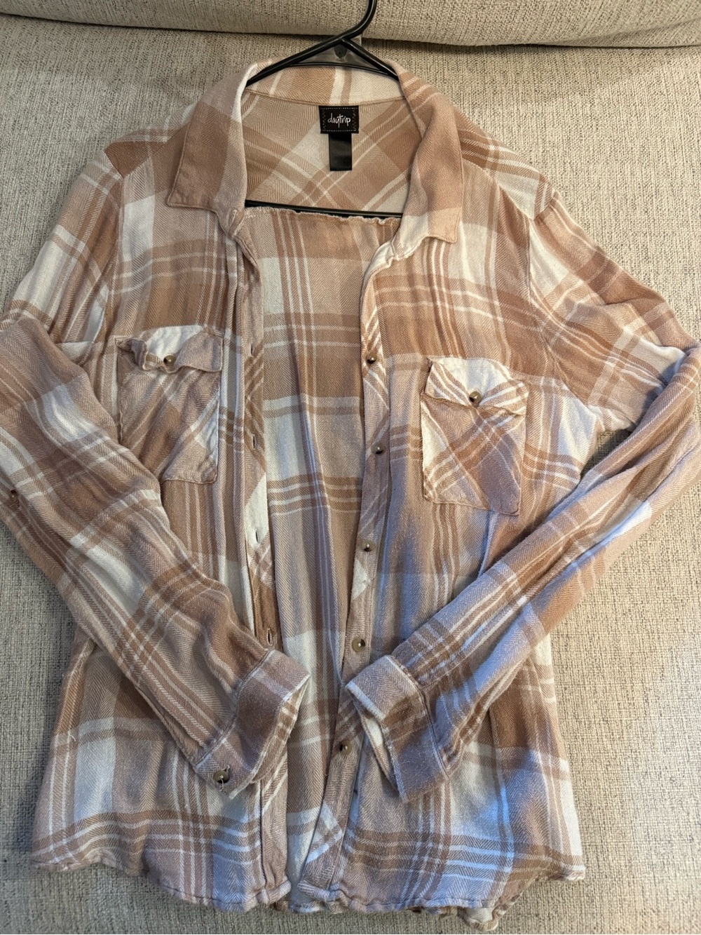 Daytrip Womenโs Plaid Button Down Flannel Shirt Beige Cream